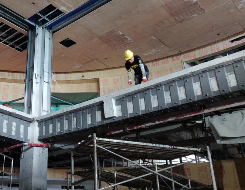 杭州加固-部分框架梁、板切除后、進行加固法